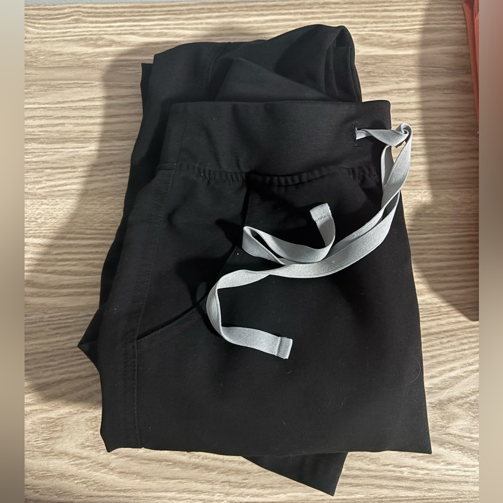 Yola Skinny Scrub Pant - Black